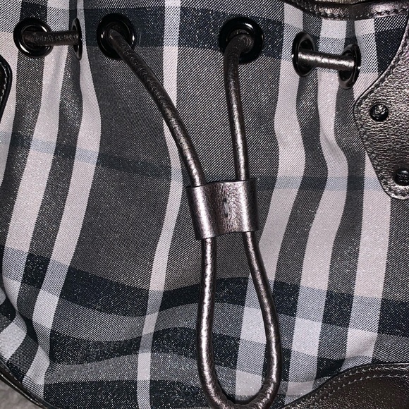 Burberry Metallic Trim House Check Drawstring Hobo - Picture 3 of 7